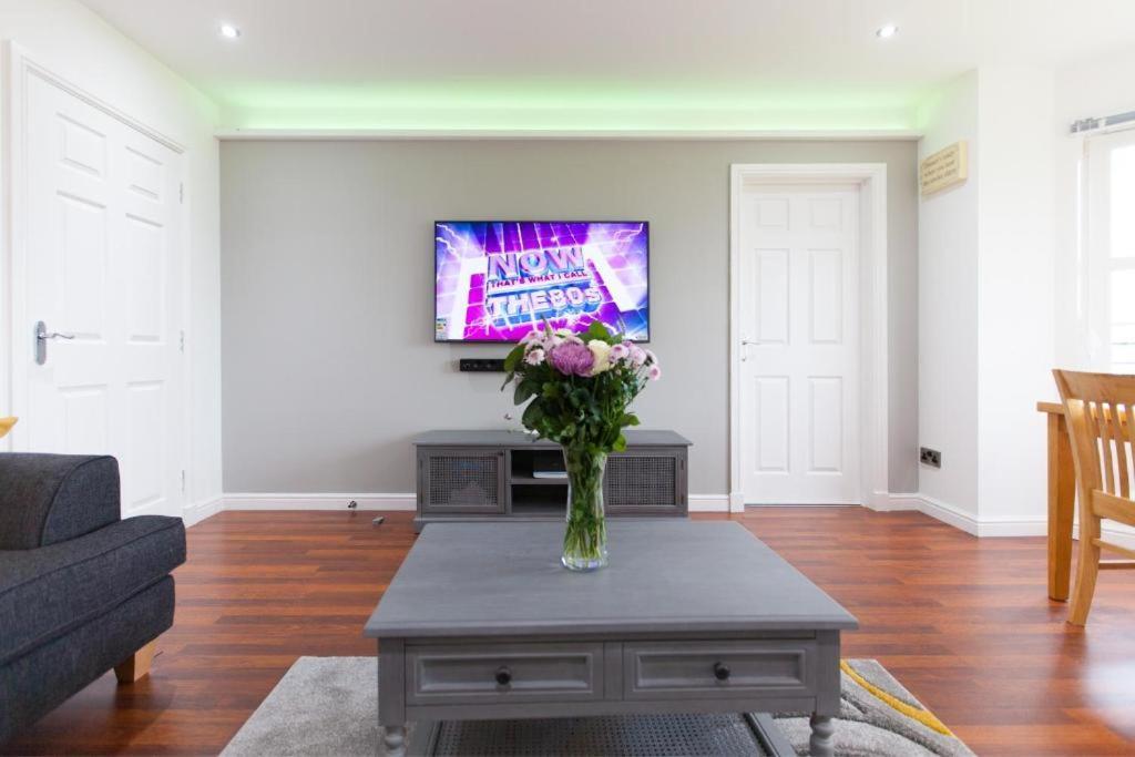 Ferienwohnung Super Prime Park View Duloch By Tba Dunfermline Exterior foto