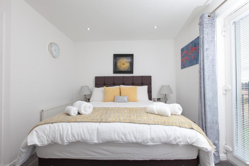 Ferienwohnung Super Prime Park View Duloch By Tba Dunfermline Exterior foto